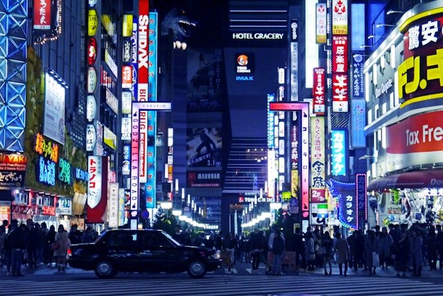 Shinjuku street japan